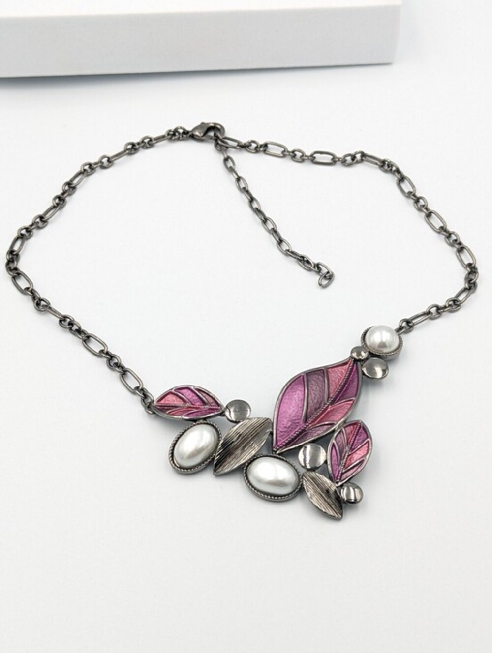 Nature inspired statement chain necklace enamel faux pearl silver tone